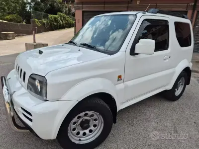 Usata Suzuki Jimny 86 CV (63 kW) 2010 Bianco SUV