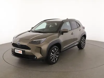 Usata Toyota Yaris Hybrid Trend 116 CV (85 kW) 2023 Oro