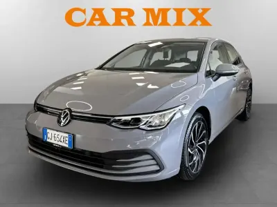Usata VW Golf VIII Life 110 CV (80 kW) 2022 Grigio Berlina