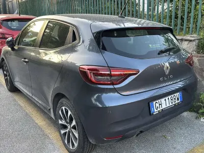 Usata Renault Clio V Business 101 CV (74 kW) 2021 Berlina