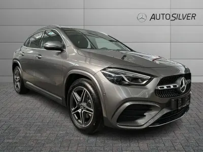 Nuova Mercedes GLA200 Advanced Plus 150 CV (110 kW) 2025 Grigio montagna / metallizzato SUV