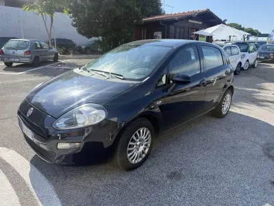 Usata Fiat Grande Punto 77 CV (56 kW) 2016 Blu/azzurro Utilitaria