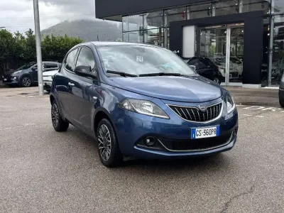 Usata Lancia Ypsilon Gold 69 CV (50 kW) 2024 Antracite Utilitaria