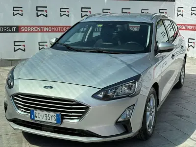 Usata Ford Focus Active 120 CV (88 kW) 2020 Pnzjbo grigio polvere di luna