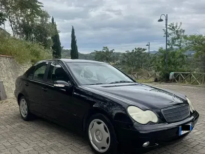 Usata Mercedes C200 122 CV (89 kW) 2004 Nero Berlina