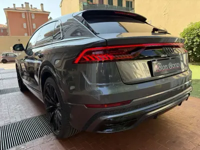 Usata Audi Q8 286 CV (210 kW) 2023 Grigio SUV