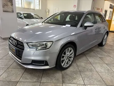 Usata Audi A3 Design 110 CV (80 kW) 2017 Argento Berlina