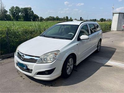Usata Opel Astra 102 CV (75 kW) 2007 Bianco Station wagon
