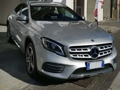 Usata Mercedes GLA220 Executive 184 CV (135 kW) 2018 Grigio SUV