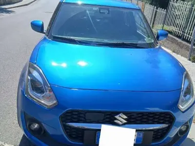 Usata Suzuki Swift Cool 83 CV (61 kW) 2021 Blu/azzurro Utilitaria