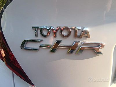 Usata Toyota C-HR Active 122 CV (89 kW) 2021 Bianco SUV
