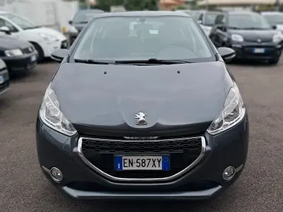 Usata Peugeot 208 Active 68 CV (50 kW) 2013 Grigio Utilitaria