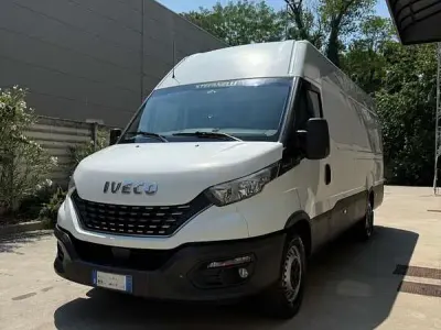 Usata Iveco Daily 156 CV (114 kW) 2022