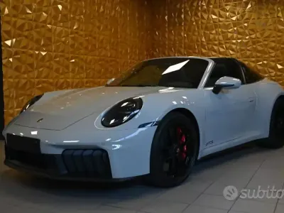 Nuova Porsche 911 Targa 4 541 CV (397 kW) 2026 Grigio Cabrio