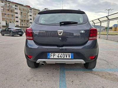 Usata Dacia Sandero Stepway 90 CV (66 kW) 2018 Grigio Berlina
