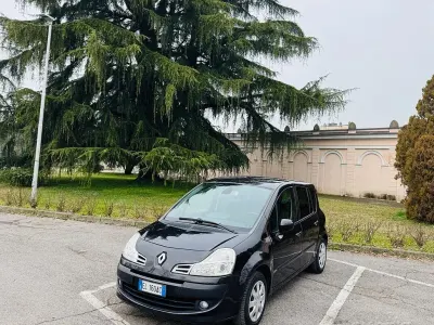 Usata Renault Modus 88 CV (64 kW) 2012 Nero Monovolume