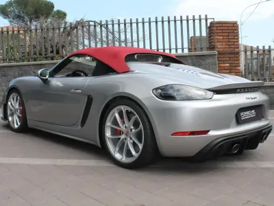 Usata Porsche 718 Spyder 420 CV (308 kW) 2021 Argento gt metallizzato Cabrio