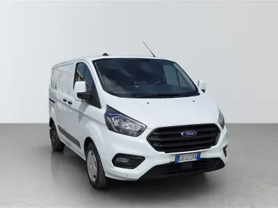 Usata Ford Transit Custom Trend 126 CV (92 kW) 2022 Bianco pastello Furgone