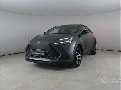 Usata Toyota C-HR Trend 223 CV (164 kW) 2024 Grigio SUV