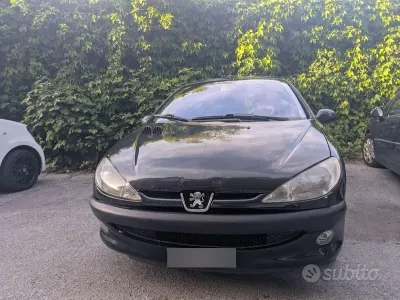 Usata Peugeot 206 60 CV (44 kW) 2003 Nero Berlina