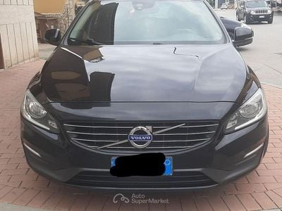 Usata Volvo V60 Business Edition 136 CV (100 kW) 2014 Nero Station wagon