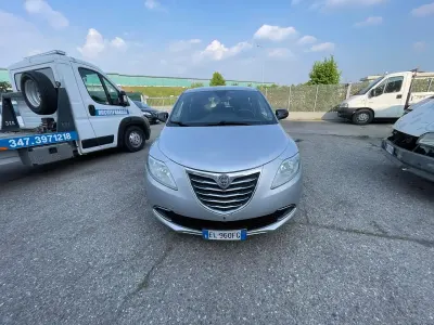 Usata Lancia Ypsilon Silver 75 CV (55 kW) 2012 Grigio Utilitaria