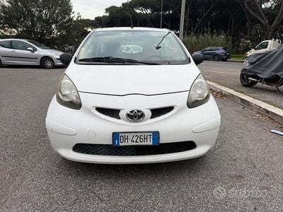 Usata Toyota Aygo Sol 67 CV (49 kW) 2007 Bianco Utilitaria