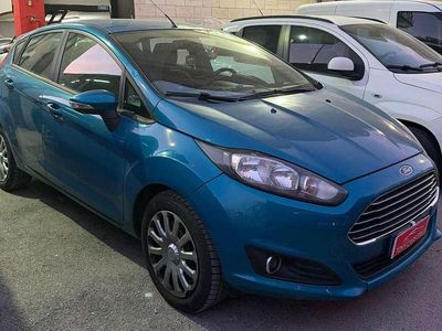 Usado Ford Fiesta Titanium 75 HP (55 kW) 2013 Azul Citadino