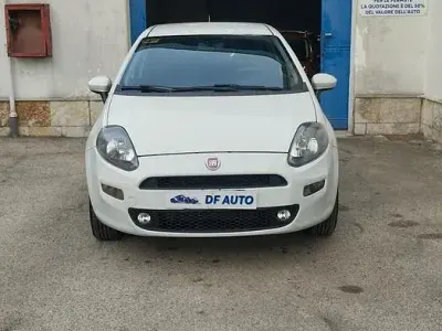 Usata Fiat Punto Lounge 77 CV (56 kW) 2016 Nero Utilitaria