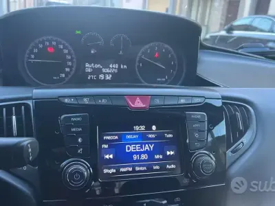 Usata Lancia Ypsilon 69 CV (50 kW) 2017 Rosso Utilitaria