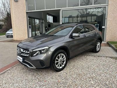 Usata Mercedes GLA180 Business 109 CV (80 kW) 2017 Grigio SUV