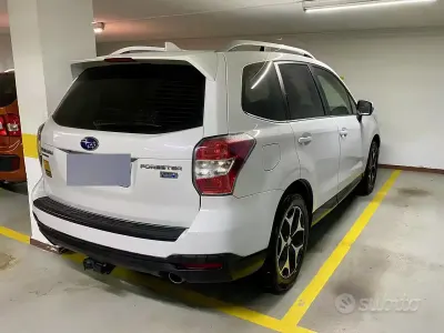 Usata Subaru Forester Sport 147 CV (108 kW) 2015 Bianco SUV