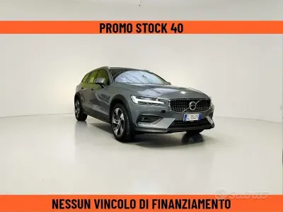 Usata Volvo V60 CC Ultimate 197 CV (144 kW) 2022 Grigio Station wagon