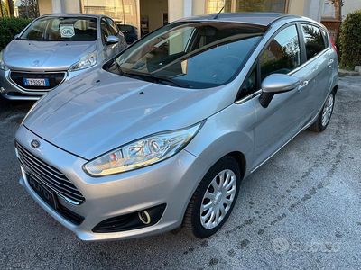 Usata Ford Fiesta Titanium 75 CV (55 kW) 2016 Grigio Utilitaria