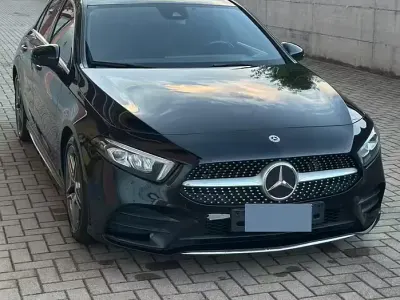Usata Mercedes A180 Premium 136 CV (100 kW) 2019 Nero Berlina