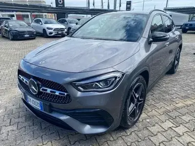 Usata Mercedes GLA200 Premium 150 CV (110 kW) 2023 Grigio SUV