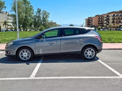 Begagnad Lancia Delta S 120 HK (88 kW) 2013 Grå Halvkombi