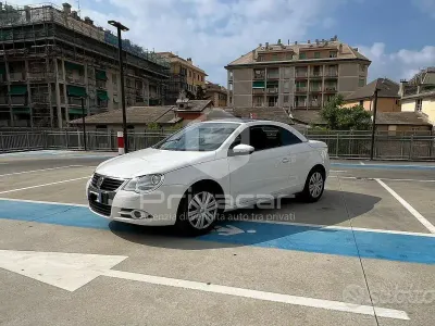Usata VW Eos 122 CV (89 kW) 2009 Bianco Cabrio