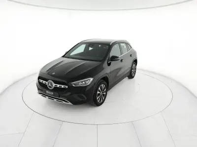 Usata Mercedes GLA180 116 CV (85 kW) 2022 Nero notte SUV