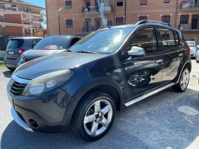 Usata Dacia Sandero Stepway 88 CV (64 kW) 2012 Grigio Berlina