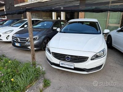 Usata Volvo V60 115 CV (84 kW) 2014 Bianco Station wagon
