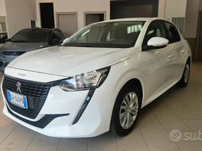 Usata Peugeot 208 GT 102 CV (75 kW) 2021 Bianco Utilitaria