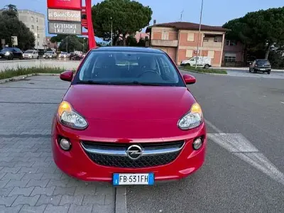 Usata Opel Adam Glam 87 CV (63 kW) 2015 Rosso Utilitaria