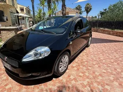 Usata Fiat Grande Punto 90 CV (66 kW) 2007 Nero Utilitaria