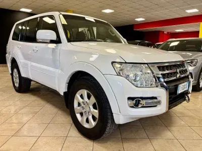Usata Mitsubishi Pajero 190 CV (139 kW) 2016 Bianco SUV