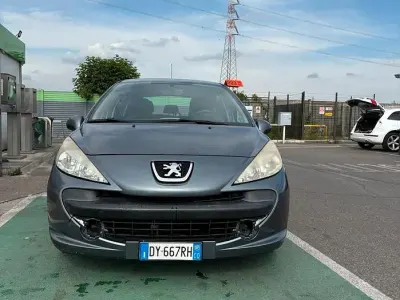 Usata Peugeot 207 95 CV (69 kW) 2009 Grigio Berlina