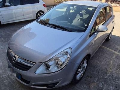 Usata Opel Corsa Cosmo 90 CV (66 kW) 2008 Argento Utilitaria