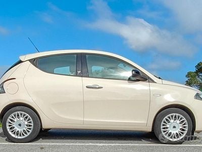 Usata Lancia Ypsilon Gold 86 CV (63 kW) 2016 Beige Utilitaria