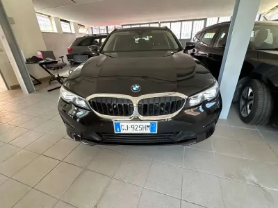 Usata BMW 316 Advantage 122 CV (89 kW) 2022 Nero Station wagon