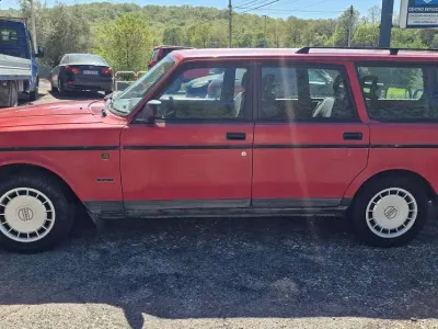 Usata Volvo Polar 109 CV (80 kW) 1992 Rosso Station wagon